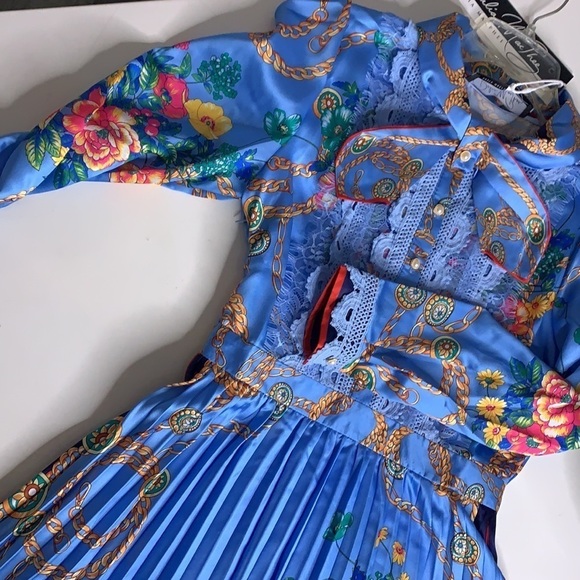 Dalia MacPhee pleated floral long sleeve midi dress powder blue print medium new - Picture 10 of 10